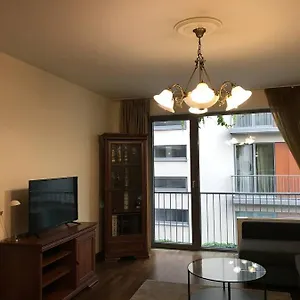 rezervați aici